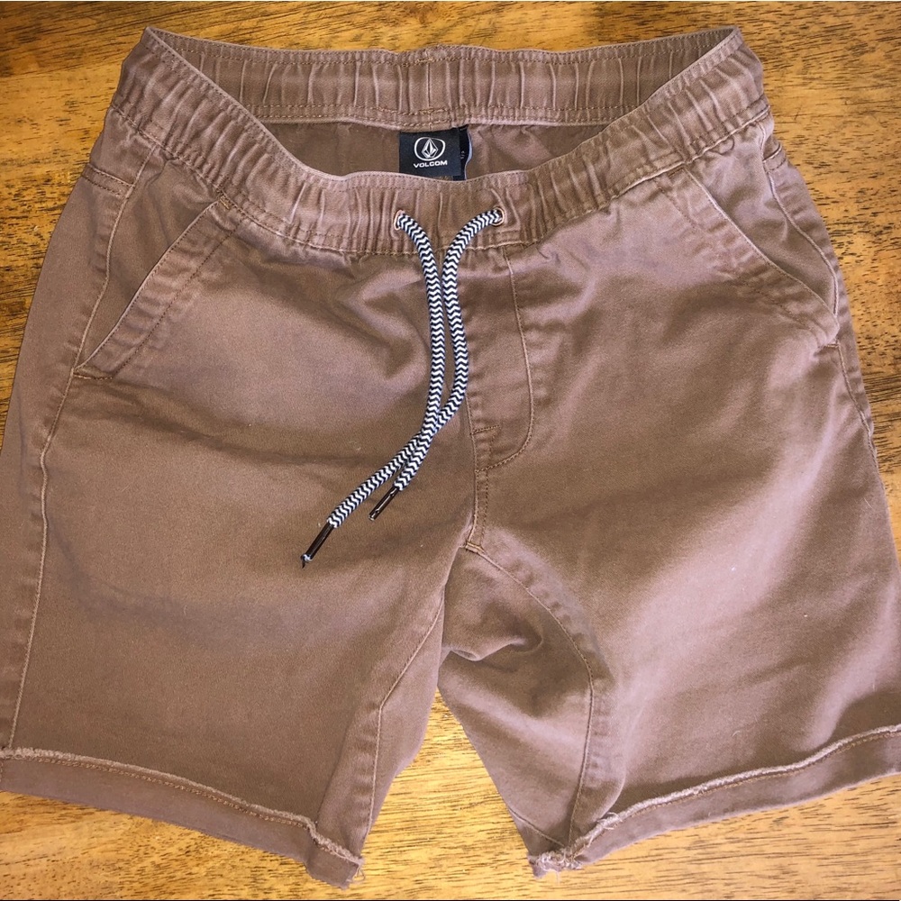 Volcom shorts